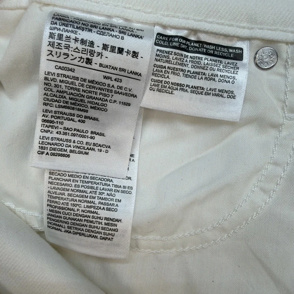 Levis White Denim‎ Shorts Womens 33 Mid Length Cutoff Jean Shorts Summer Casual